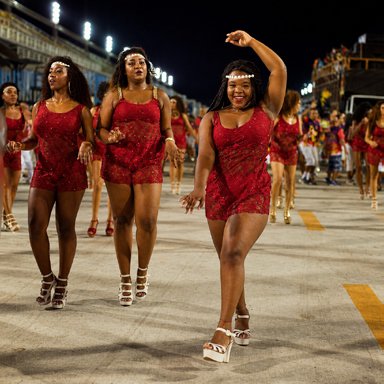 Georgia desfilando na Alegria da Zona Sul (2016).